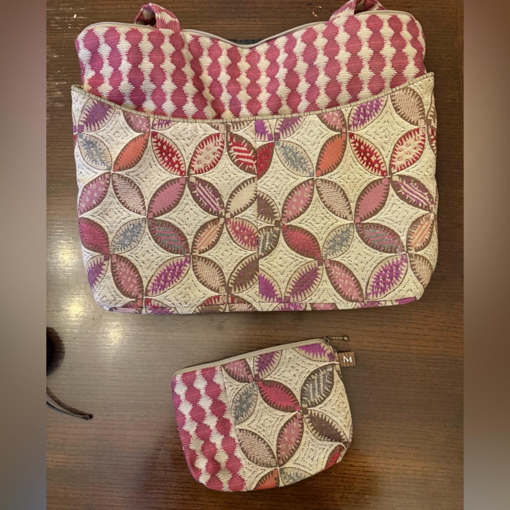 Maruca 2 Piece Set Pink and Cream Shoulder Bag with matching makeup bag